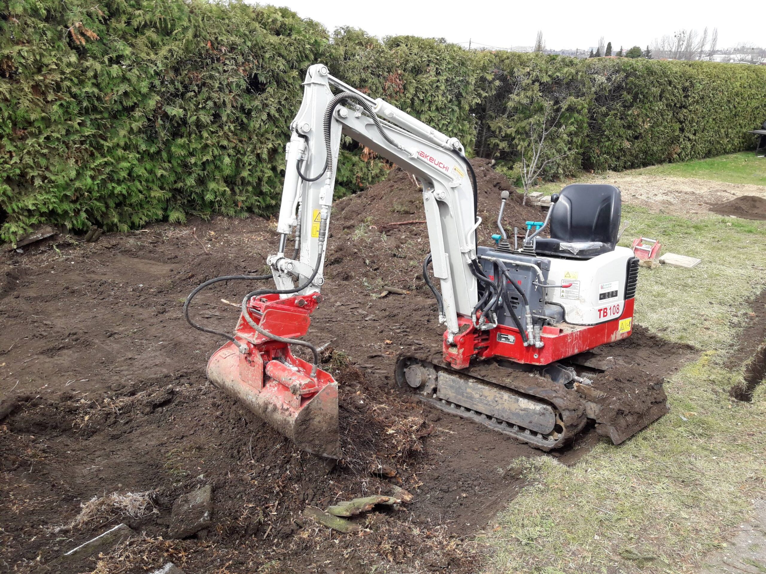 takeuchi_tb108_3